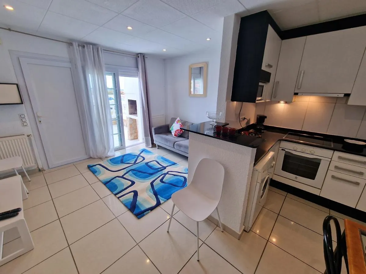 אמפוריבראבה Villa Promenade Terrace 0*,