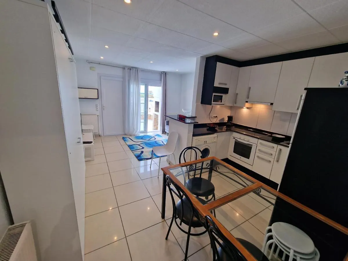 בית נופש אמפוריבראבה Villa Promenade Terrace ספרד